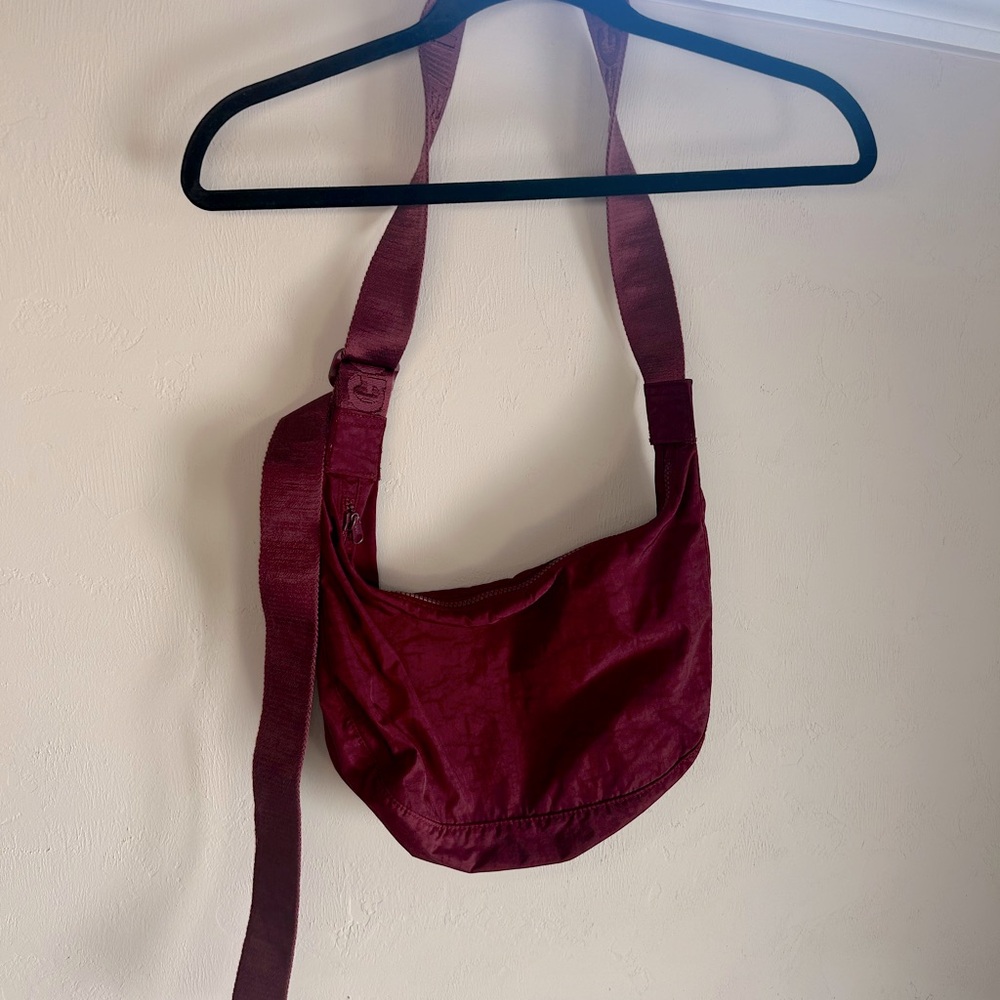 BAGGU Oxblood Medium Crescent Bag